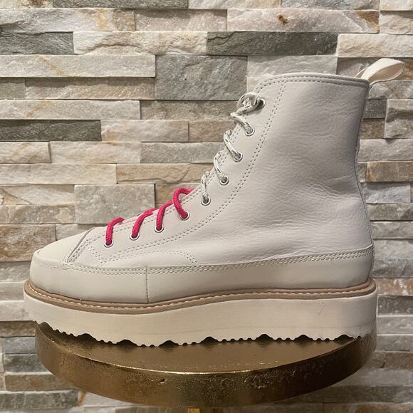 Converse Lugged 2.0 Hi Sneakers 7M/8.5W | White Leather Boots Platform High Tops - Picture 11 of 12